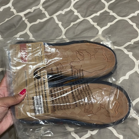 Slippers - Picture 8 of 8